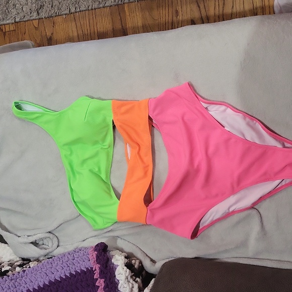 Popvil Swimsuit - Picture 3 of 12